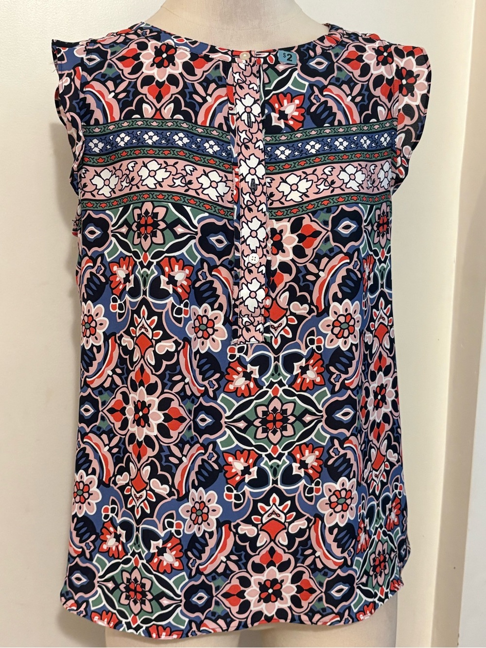 LOFT Sleeveless Floral Geo Print top in Navy, Coral & Pink medium
